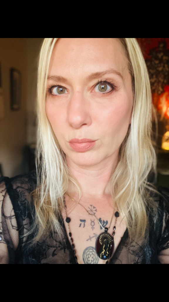 Album cover for “Sahra Henlin”