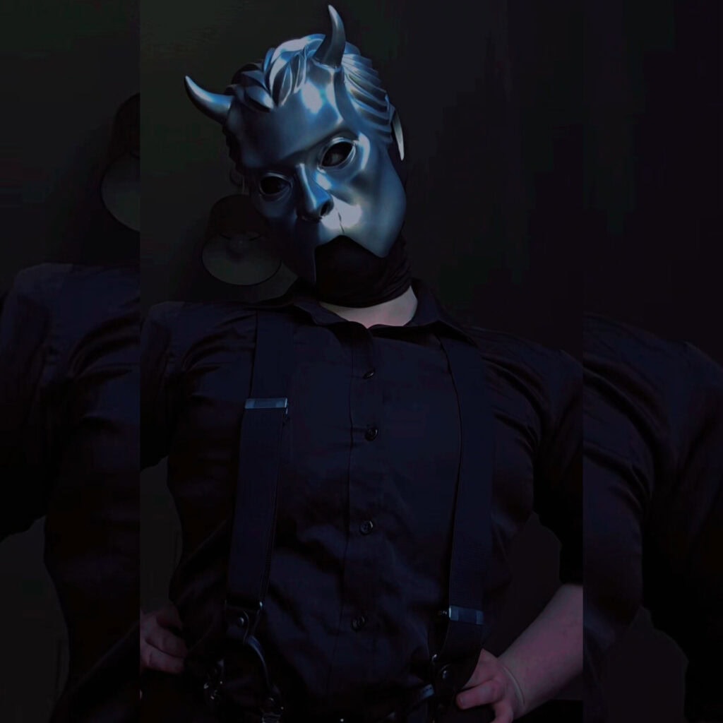 Album cover for “Dee”