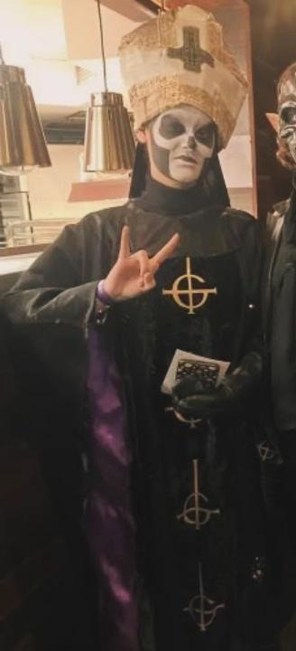 Album cover for “Mils”